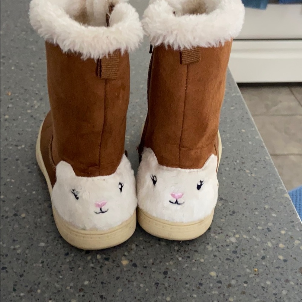 Carter’s Bear Sherpa boots